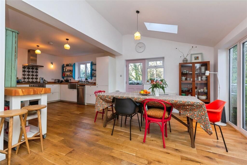 Property photo 2 of 21