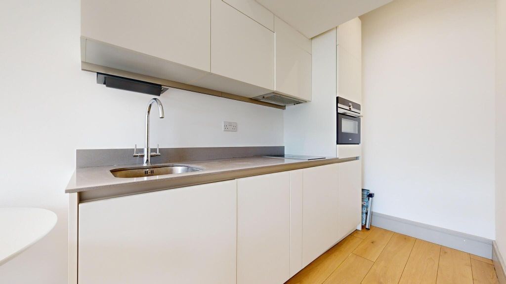 Property photo 2 of 11 Kitchen