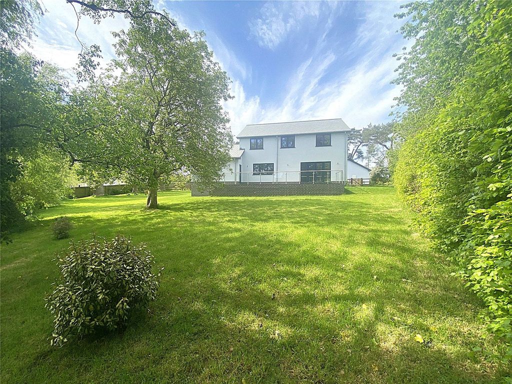 Property photo 2 of 21 Picture No. 38