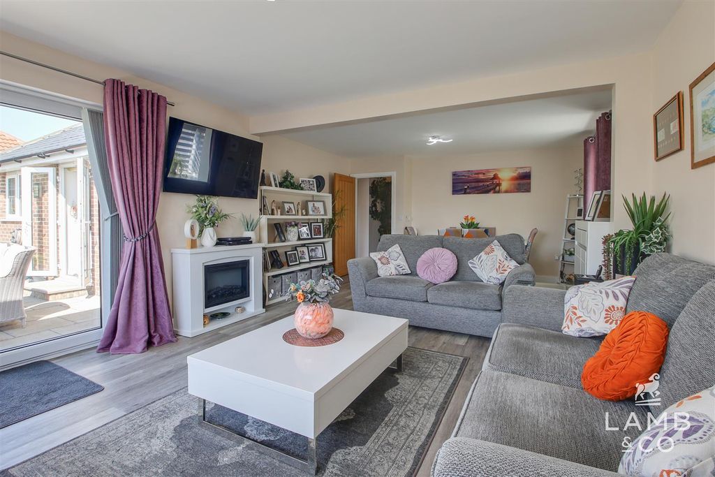 Property photo 3 of 16 Img_1611-Img_1615.Jpeg