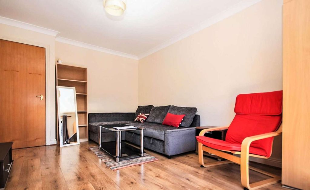 Property photo 2 of 7