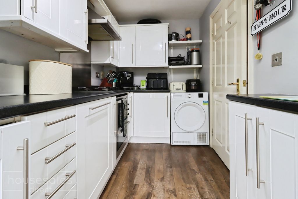 Property photo 2 of 16