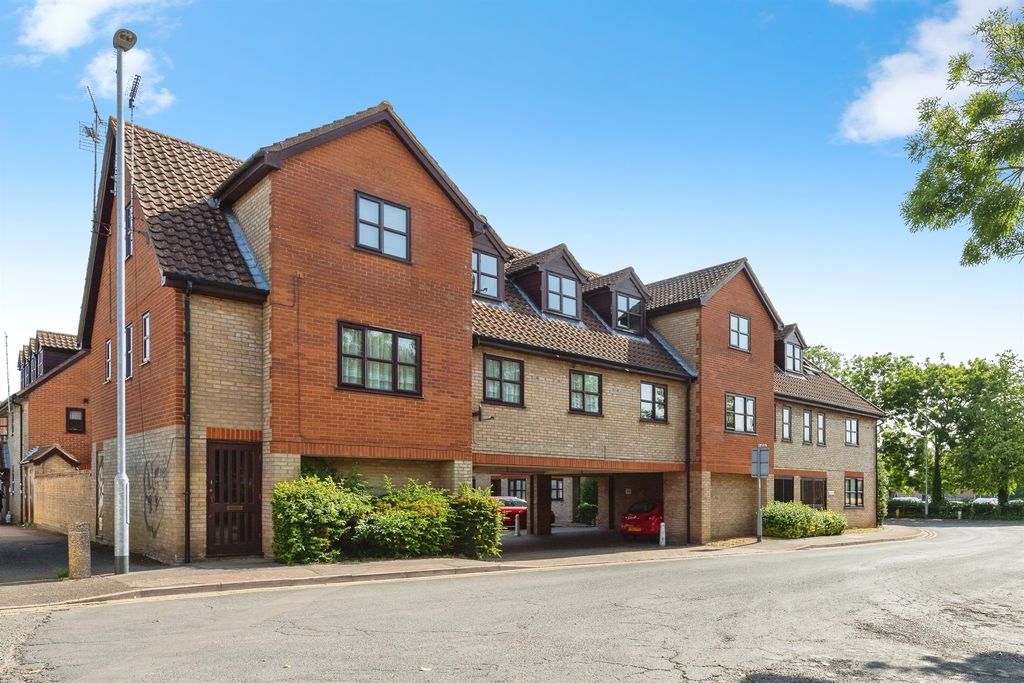 Property photo 1 of 11