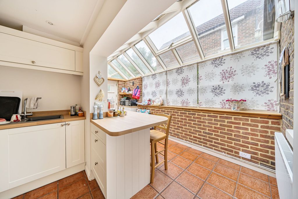Property photo 3 of 14 Kitchen/ Breakfast Area