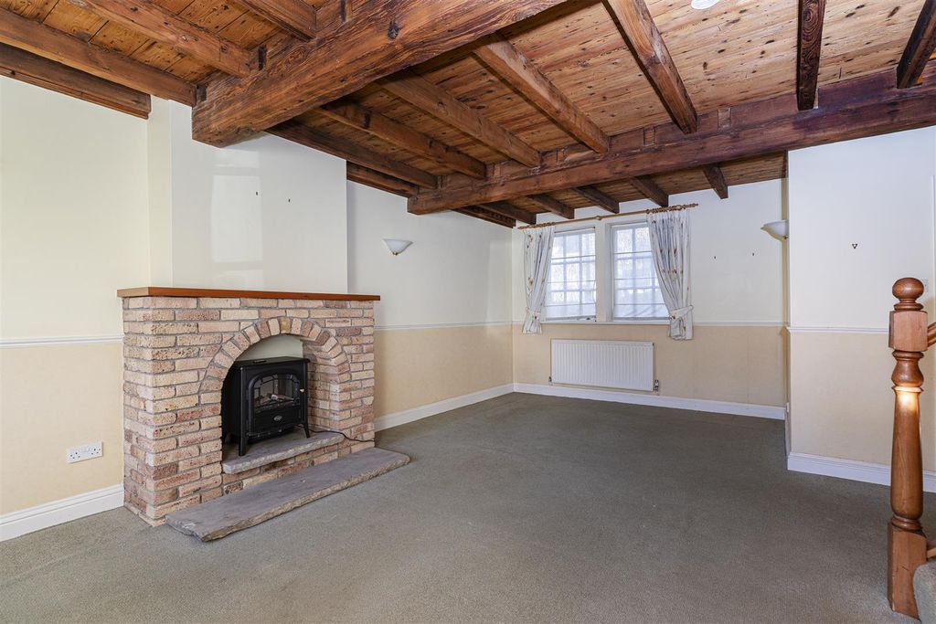 Property photo 3 of 24 Lounge/Diner