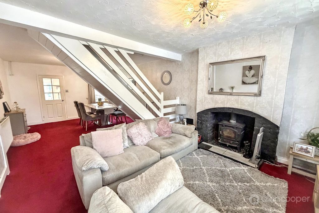 Property photo 2 of 13 5125393