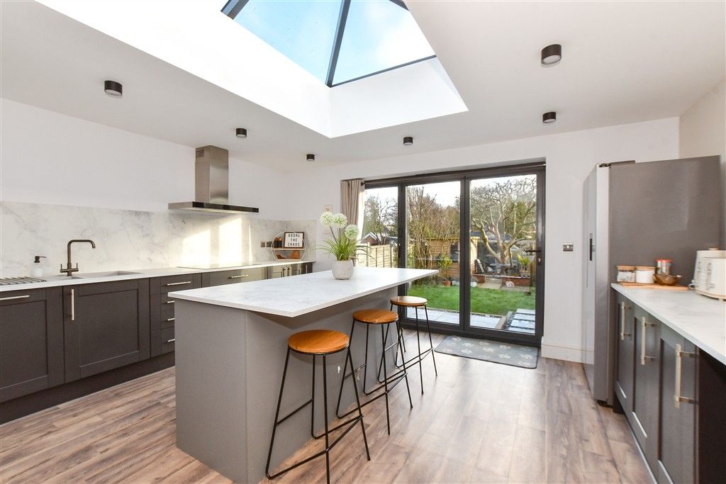 Property photo 2 of 15 Kitchen/ Breakfast Room