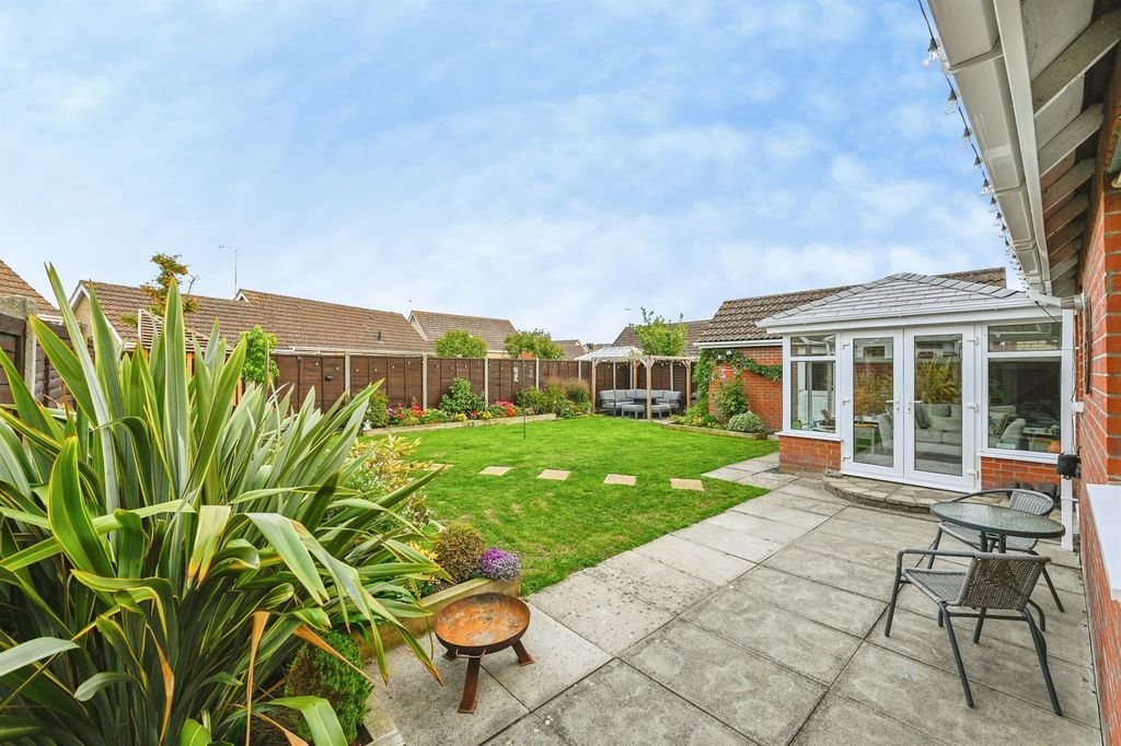 Property photo 2 of 18