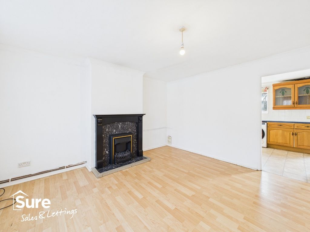 Property photo 3 of 16 4763516