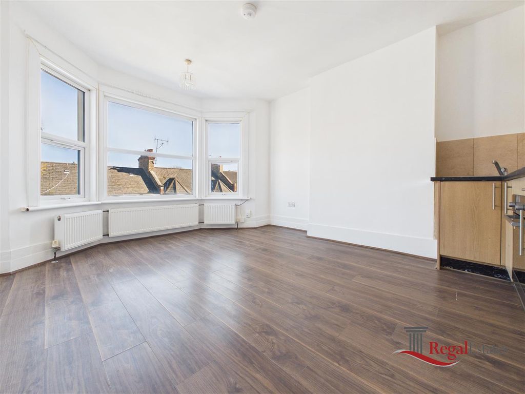 Property photo 2 of 10 Cam02489G0-Pr0272-Still001.Jpg