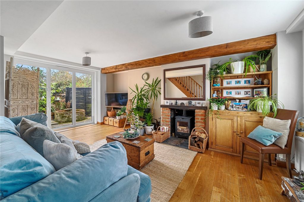 Property photo 2 of 23 Sitting Room