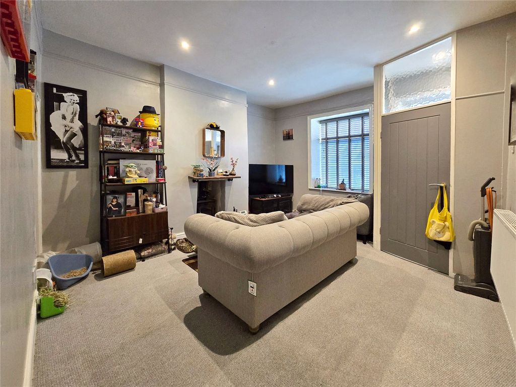 Property photo 2 of 10 Lounge