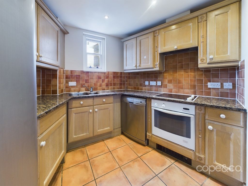 Property photo 2 of 12 2059904