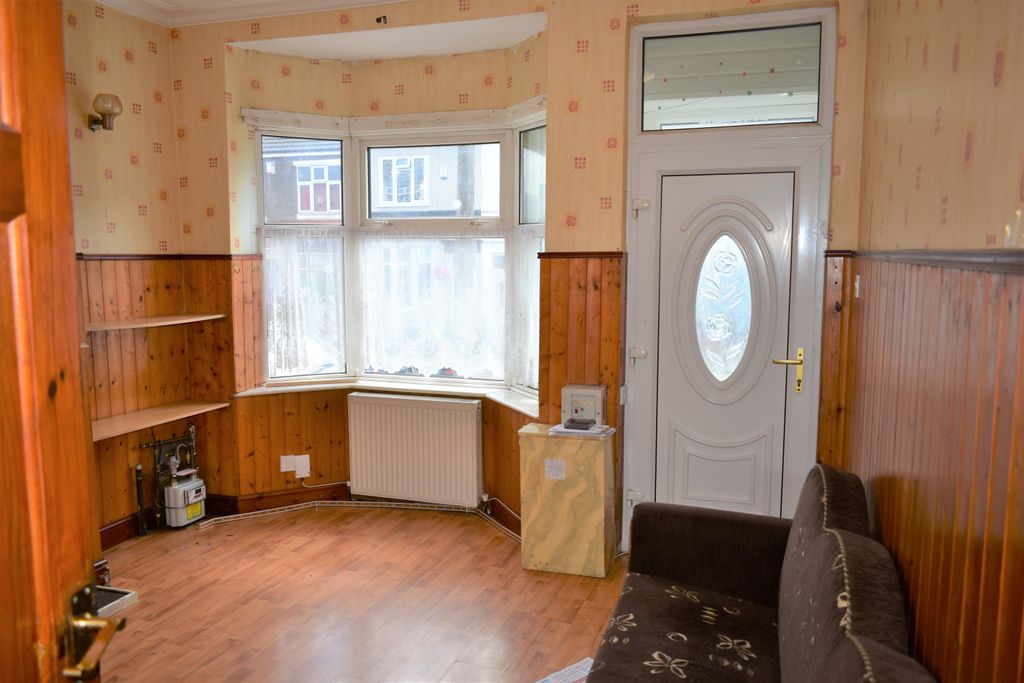 Property photo 2 of 7