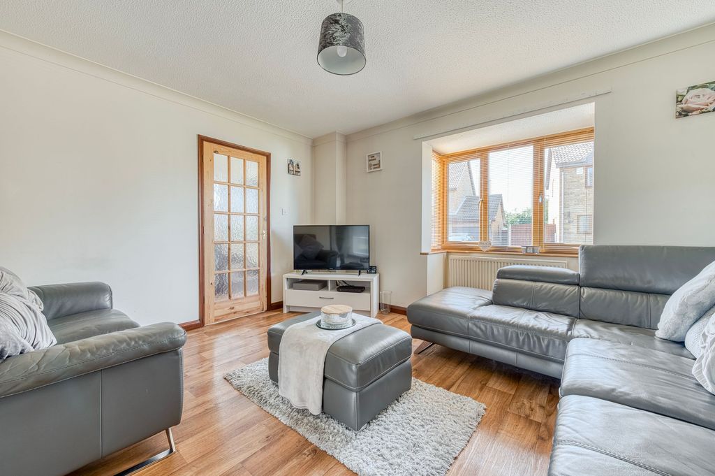Property photo 3 of 16