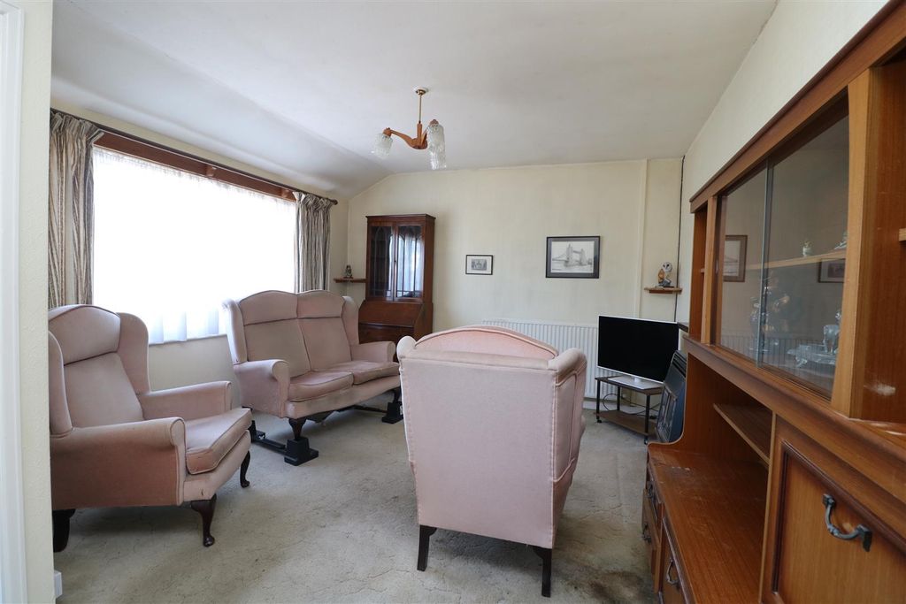 Property photo 2 of 12 Img_1836.Jpg