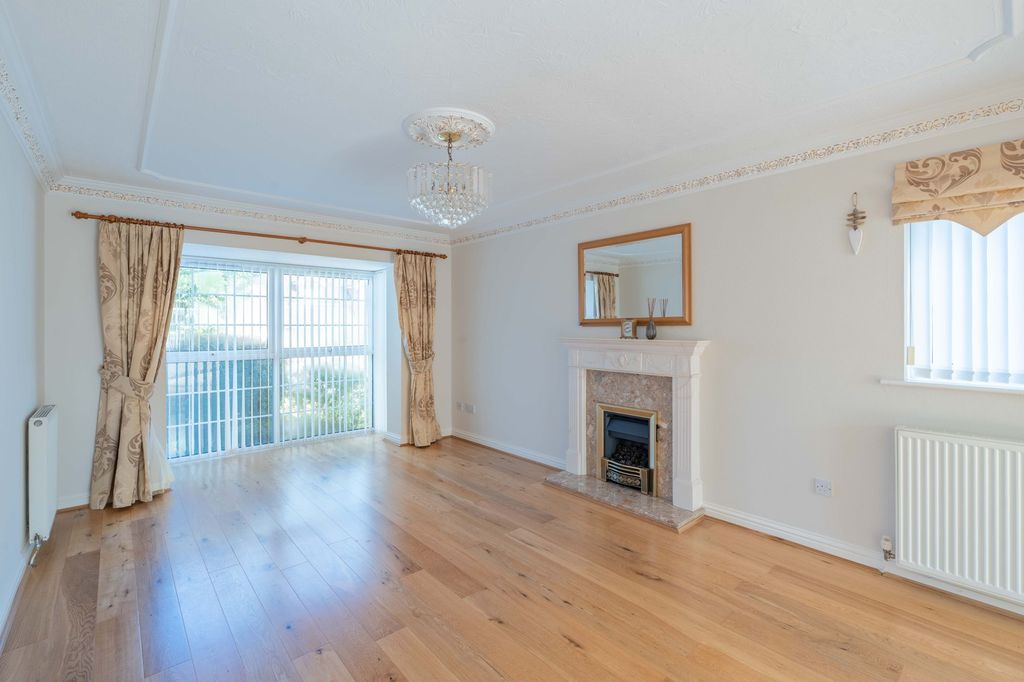 Property photo 2 of 13