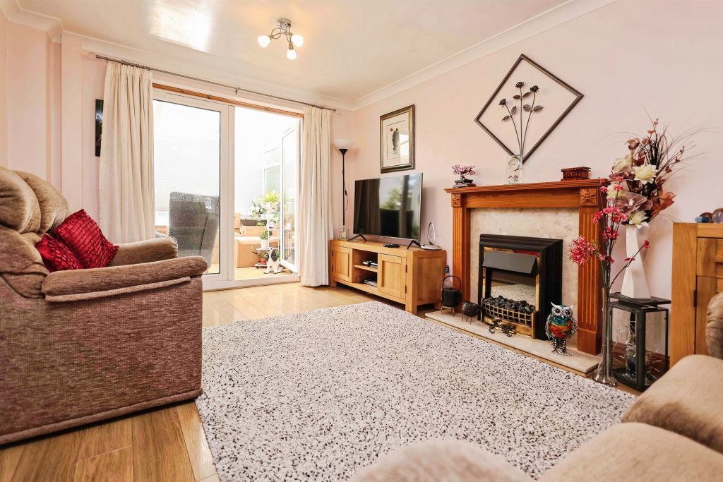 Property photo 3 of 17