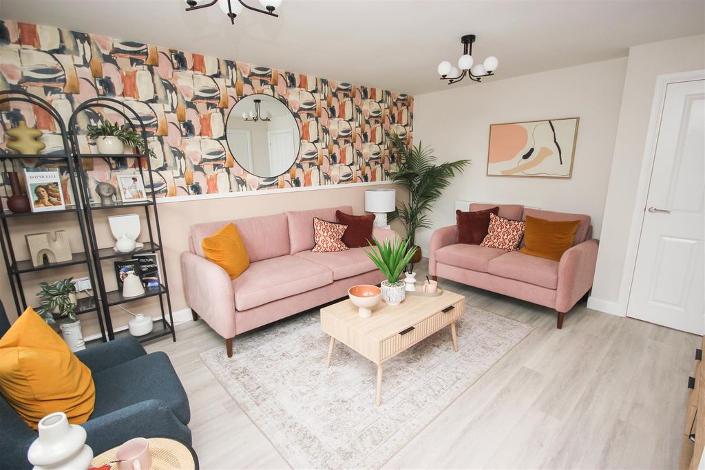 Property photo 3 of 11 Lounge B..Jpg