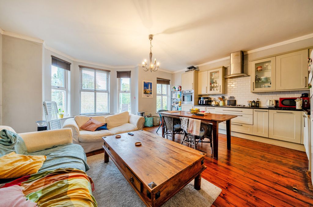 Property photo 1 of 18 1536130-18-1A1593...
