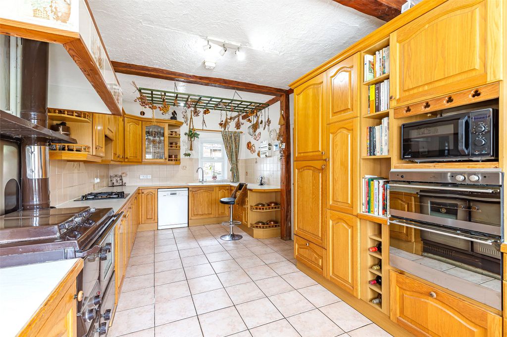 Property photo 3 of 22 Picture No. 21