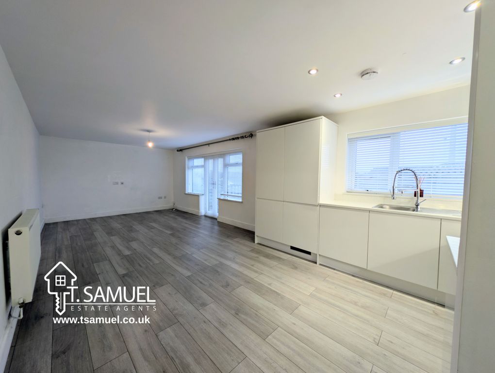 Property photo 2 of 33 Lounge/Diner