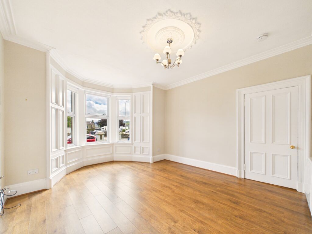 Property photo 3 of 27