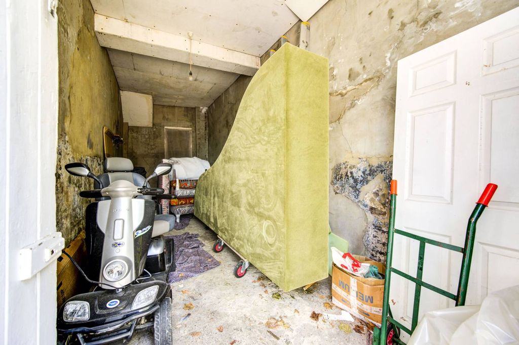 Property photo 2 of 4