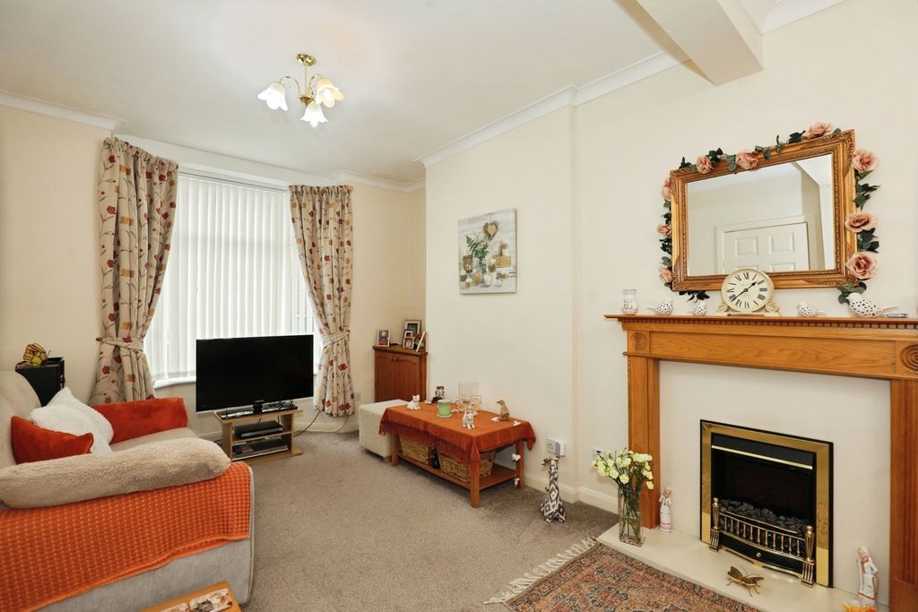 Property photo 2 of 19 Pbox-Img.Jpg