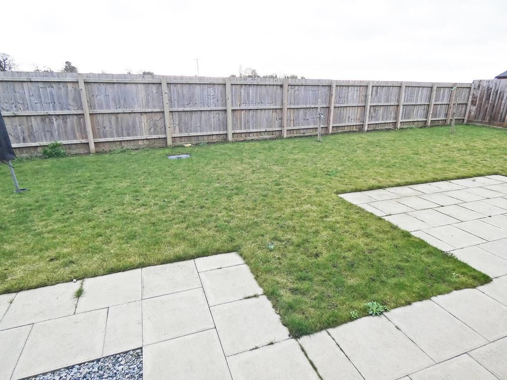 Property photo 3 of 34 2298Gdn6.Jpg