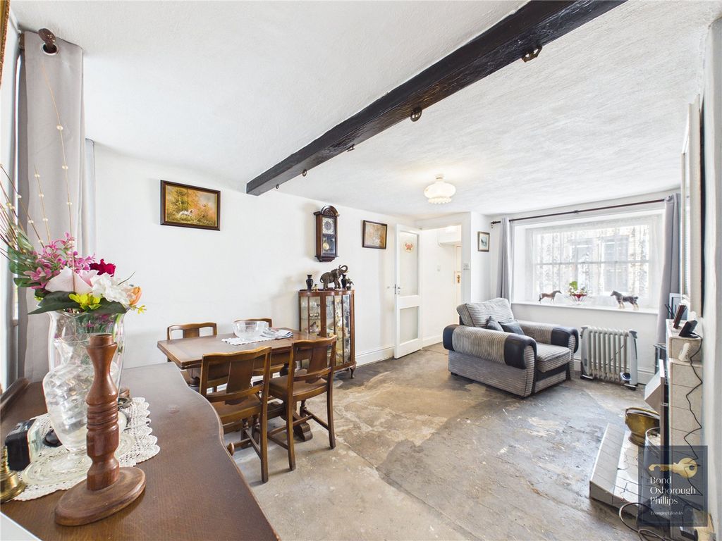 Property photo 3 of 17 Picture No. 01