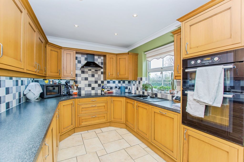 Property photo 2 of 23