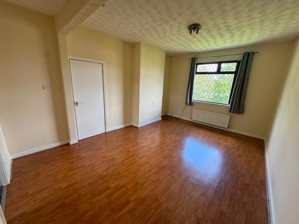 Property photo 2 of 8 Living Room