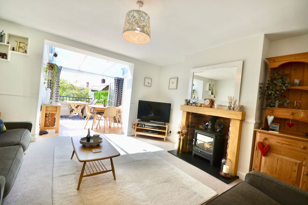 Property photo 2 of 39