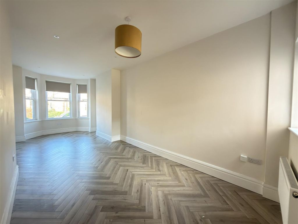 Property photo 3 of 36