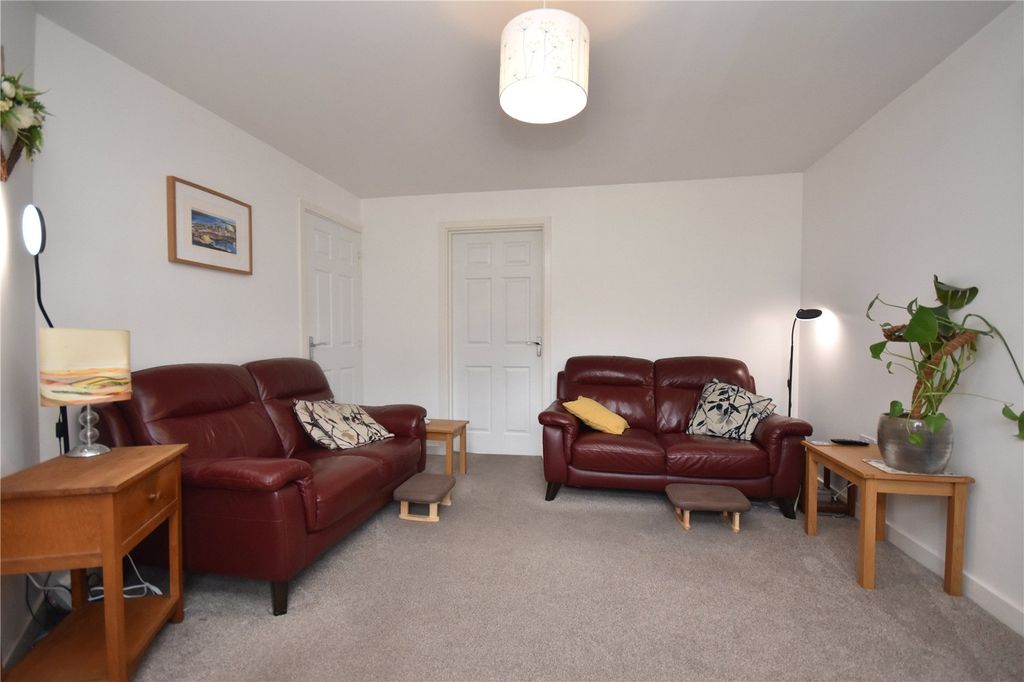 Property photo 2 of 16 Picture No. 11