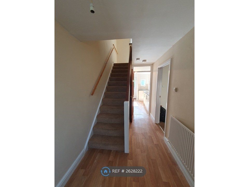 Property photo 2 of 13 Hallway
