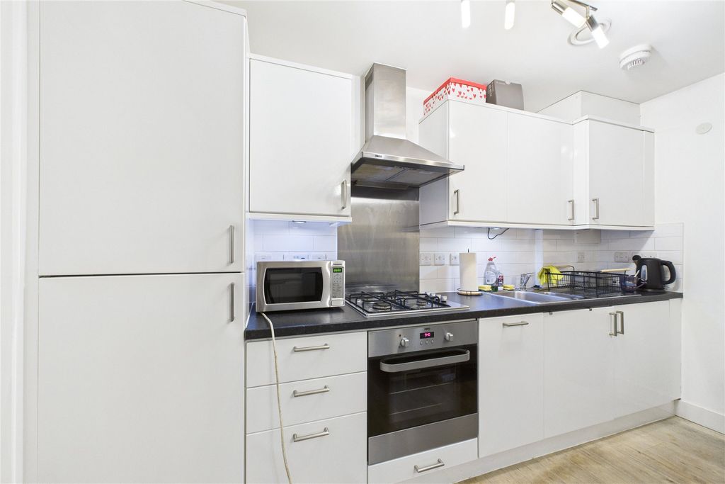 Property photo 2 of 6 Picture No. 19