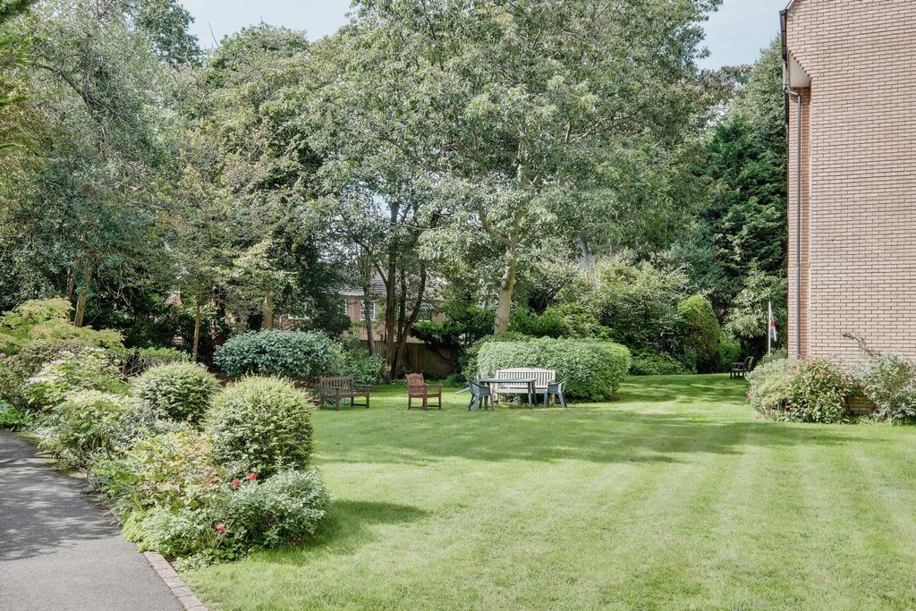 Property photo 2 of 9 General View