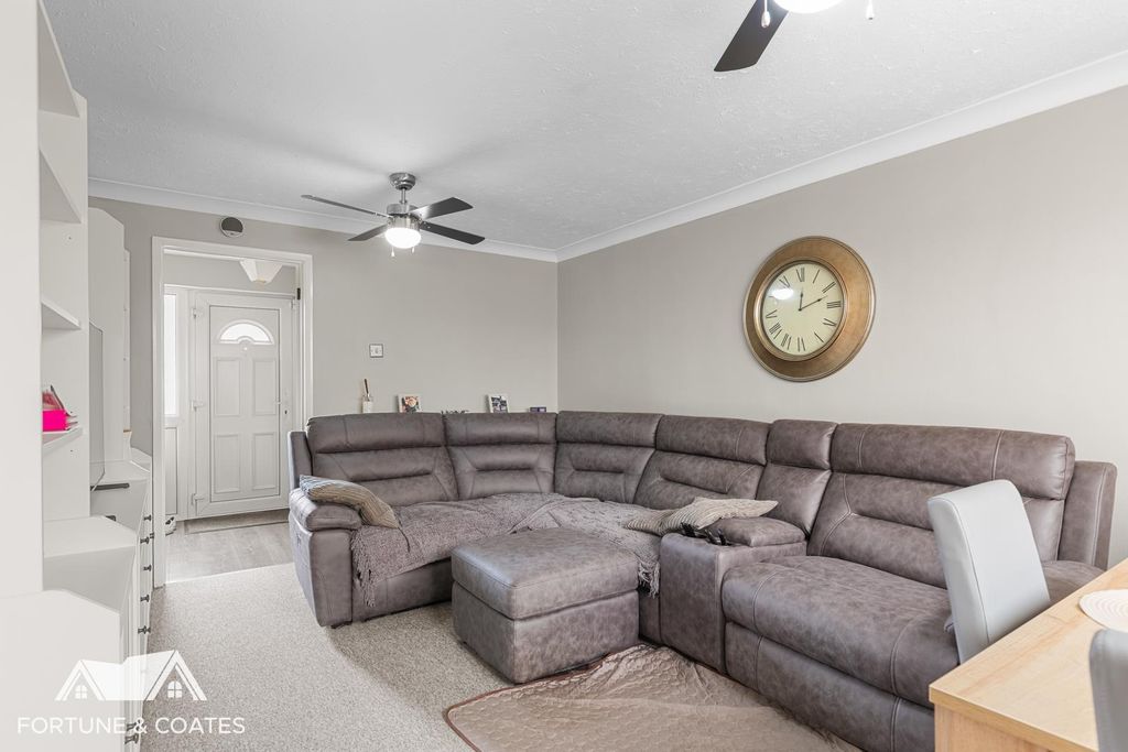 Property photo 3 of 14 Brocklesmead_11.Jpg