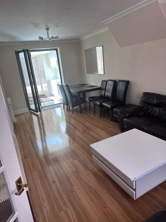 Property photo 3 of 16 Gallery