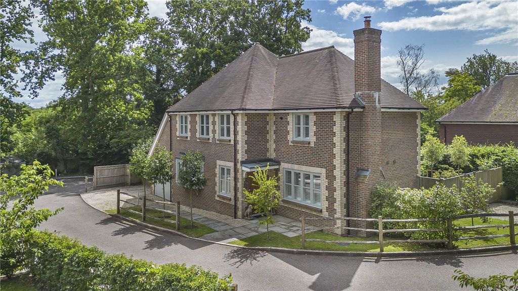 Property photo 1 of 22 Watermead