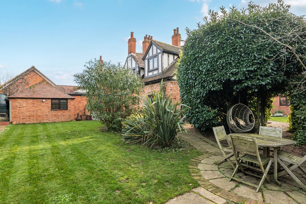 Property photo 3 of 24