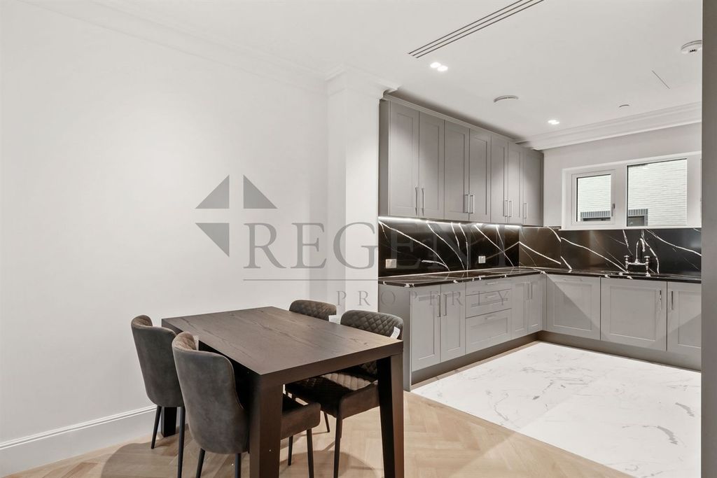 Property photo 3 of 12 Open Plan