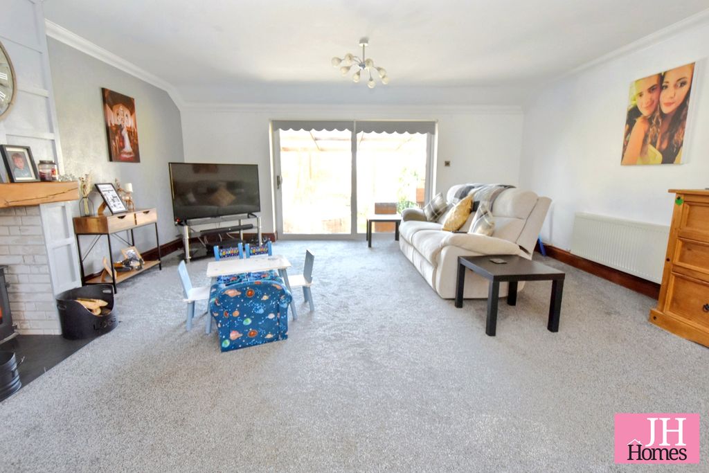 Property photo 3 of 20