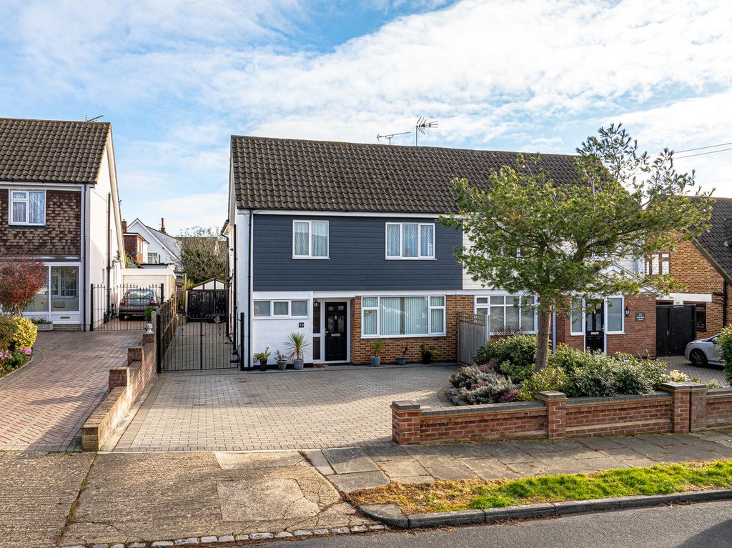 Property photo 1 of 32