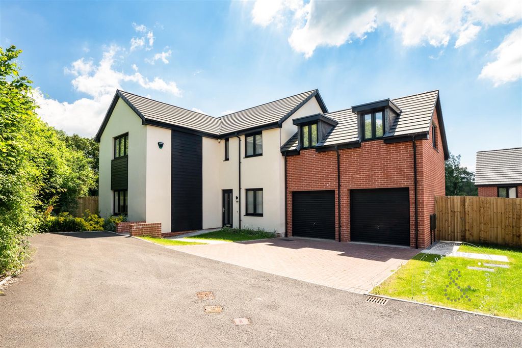 Property photo 1 of 40 Llys Illtern, Capel Llanilltern, Hern Crabtree (1)