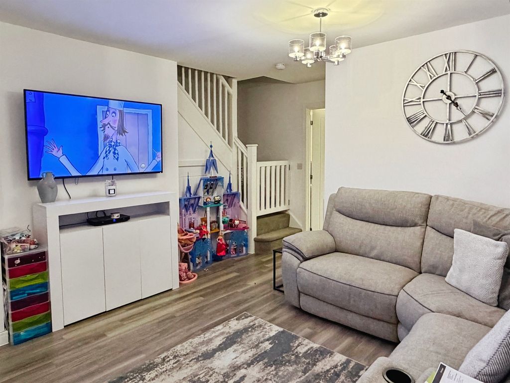 Property photo 3 of 4