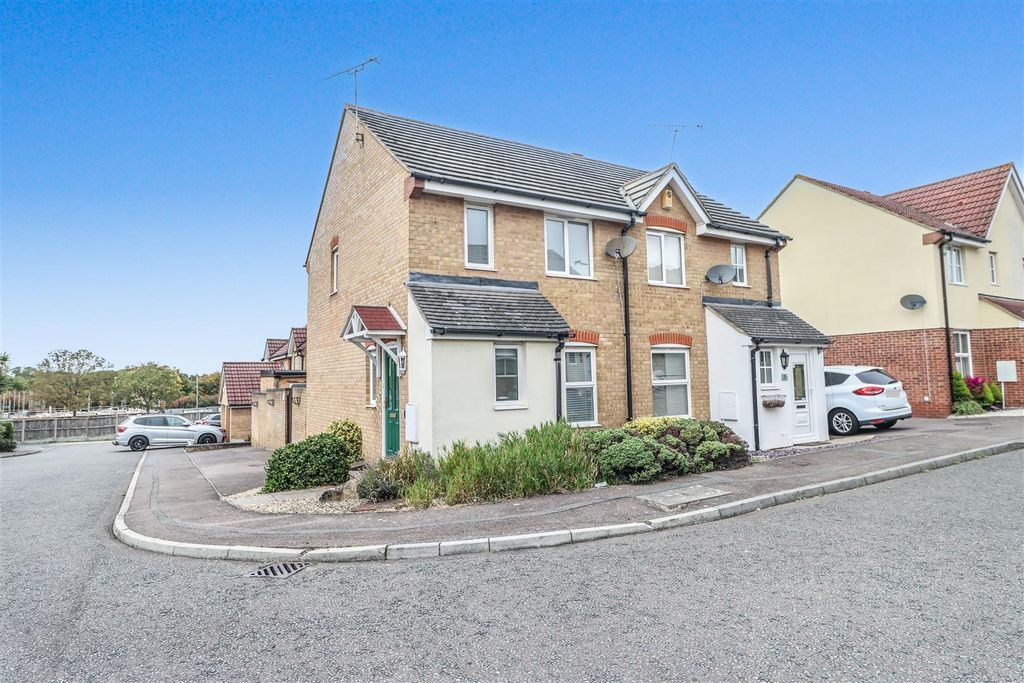 Property photo 1 of 18 7 Crawford Chase Outside Dp.Jpg