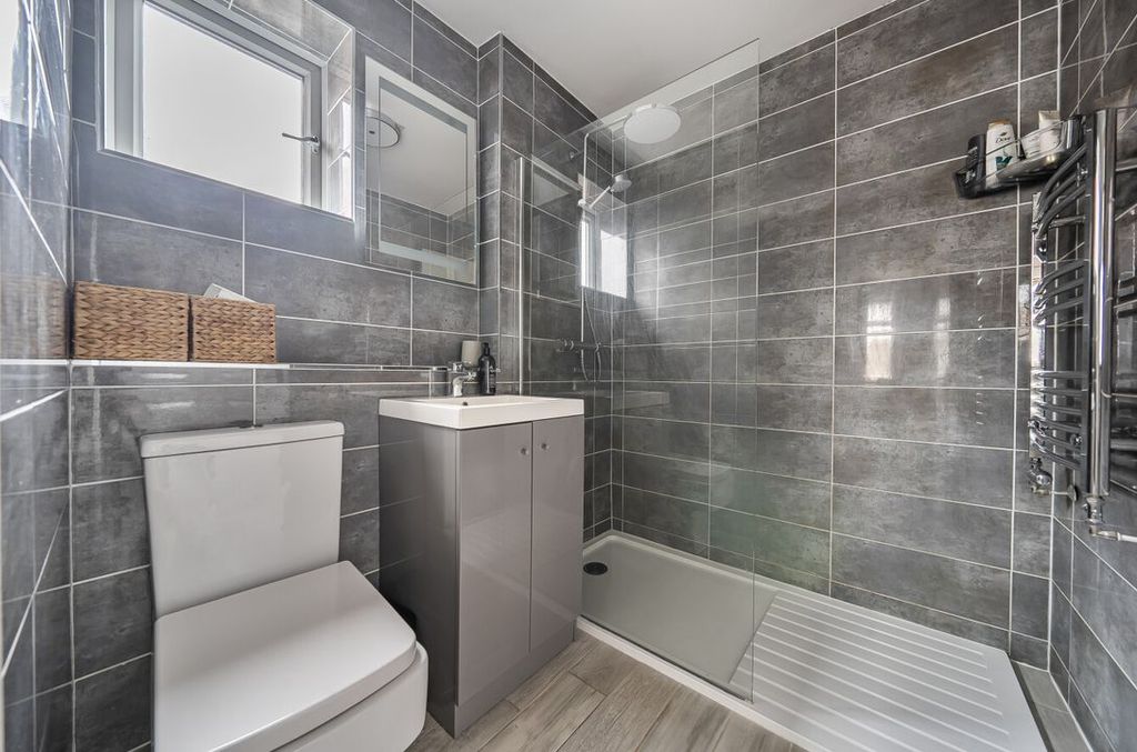 Property photo 3 of 12 14297171269B2F81B18625